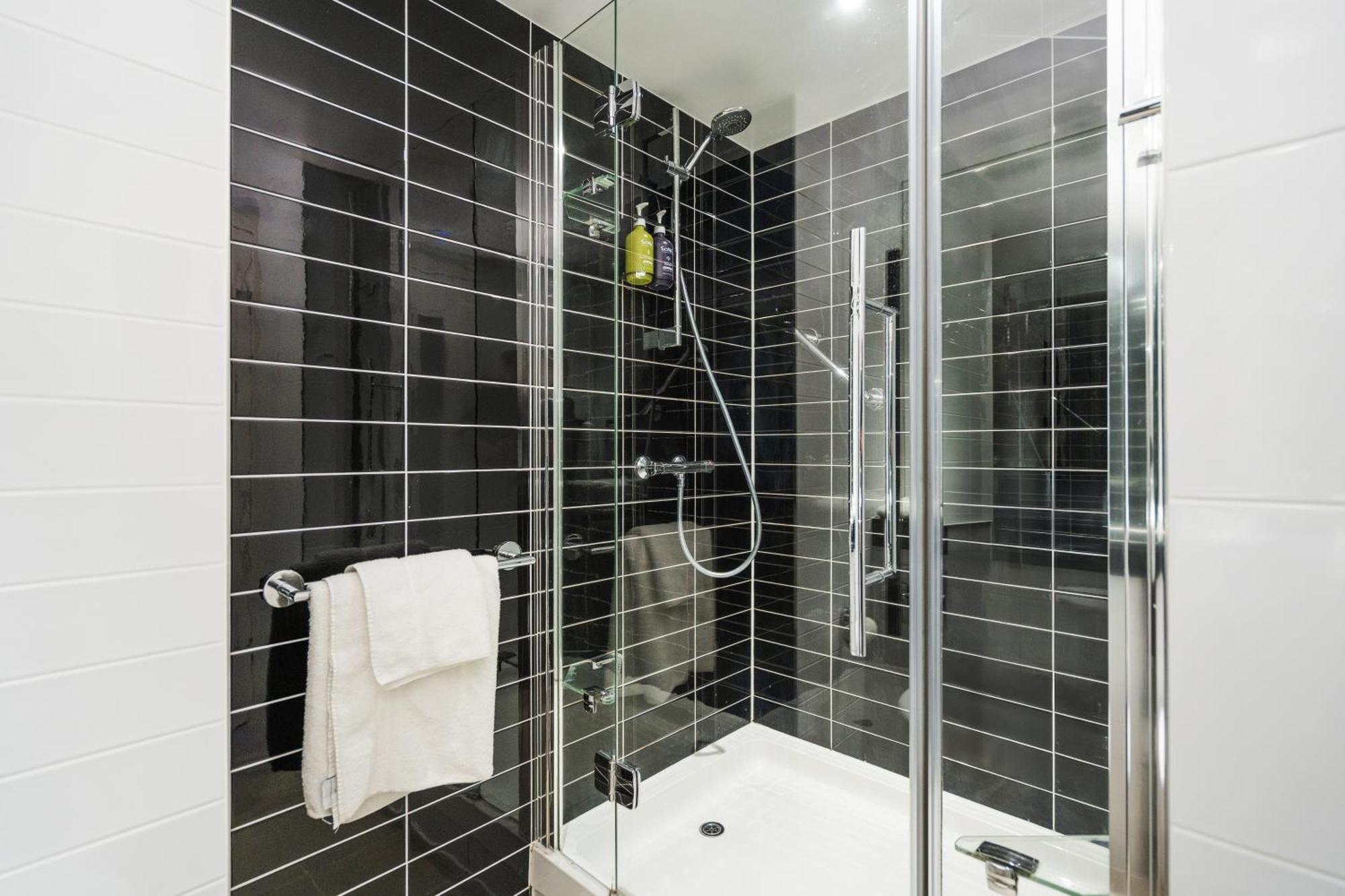 Holiday Inn Express Cambridge Duxford M11 Jct 10 By Ihg Zewnętrze zdjęcie
